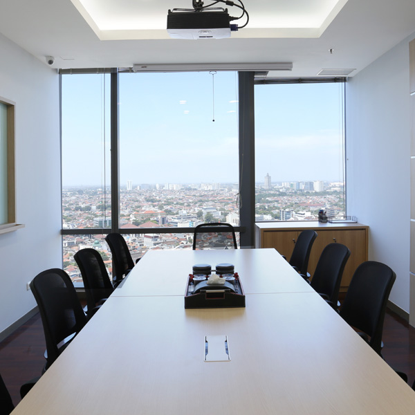 Service Office dan Virtual Office Jakarta 88Office Memiliki Meeting Room dengan Pemandangan